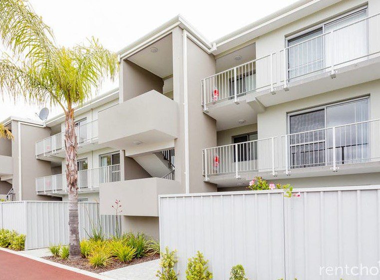 15-7 Groves Avenue